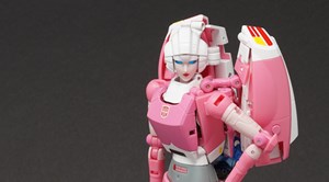 Fanstoys Rouge (Transformers Arcee) Gallery