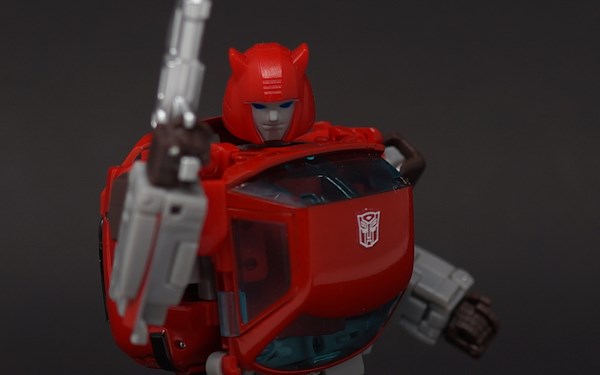 Ocular Max Hellion (Transformers Masterpiece Cliffjumper)