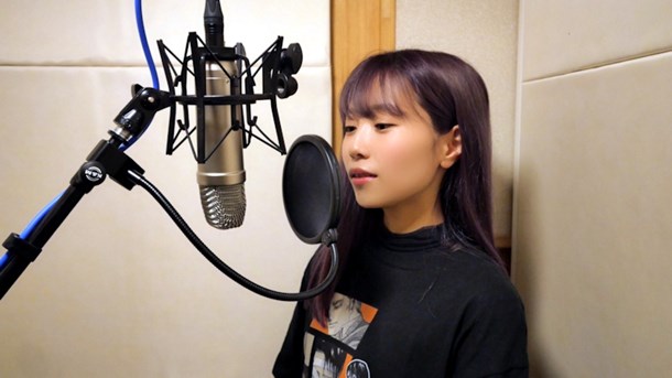 Singing cosplayer Hikari ranks number 1 with her Hatsune Miku cover
